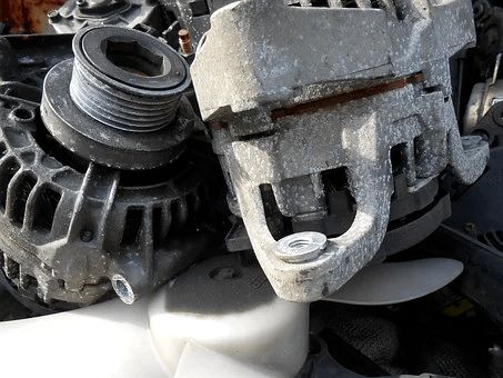 汽車配件選購(gòu)指南 渠道、類型與實(shí)用建議